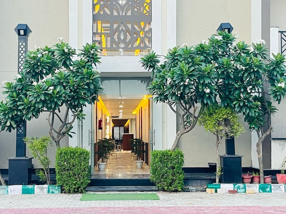 Hotel Mandakini Shri Sadhna