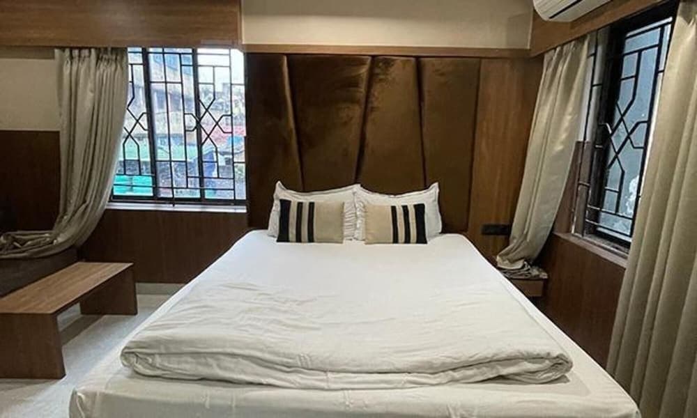 Fabhotel The Crystal