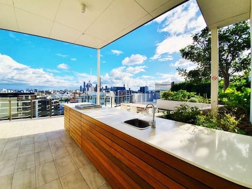 2BR Food Drink Hub Pool Views Gym Roof Tce