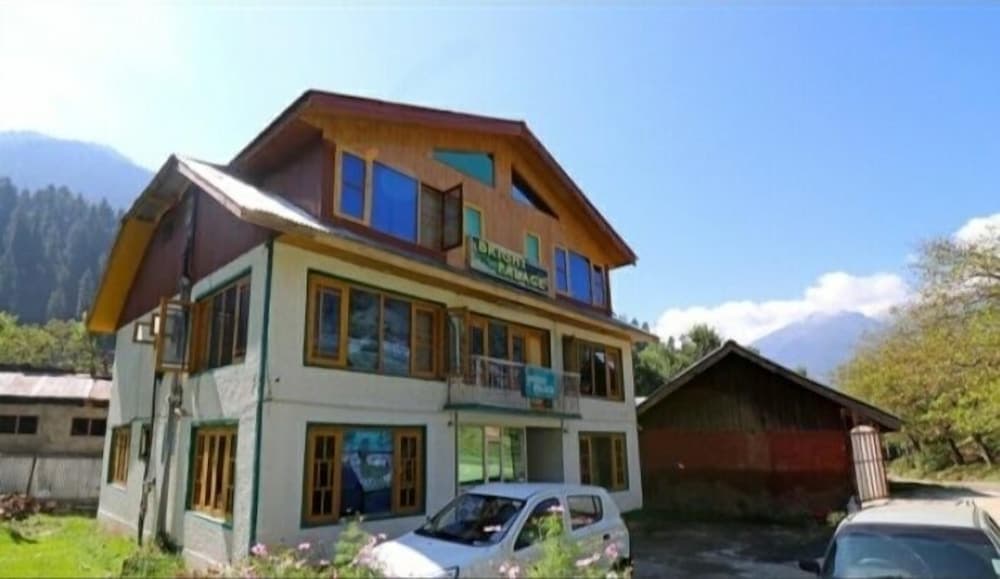 Konaklama yerinin ön cephesi