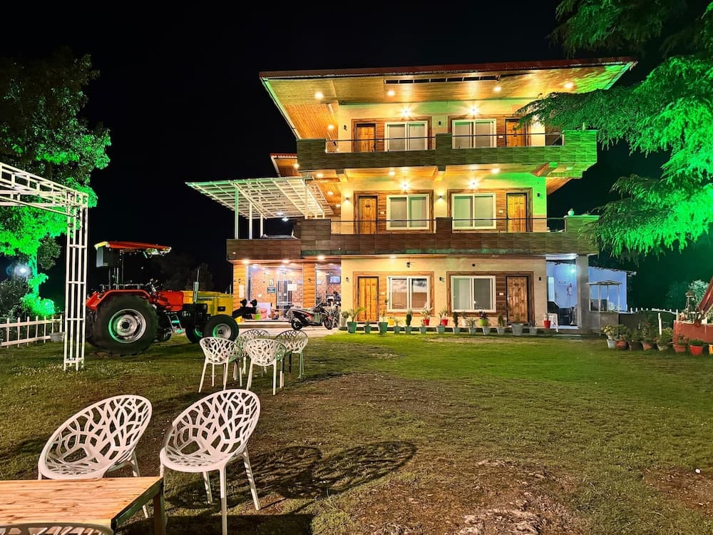 Konaklama yerinin ön cephesi