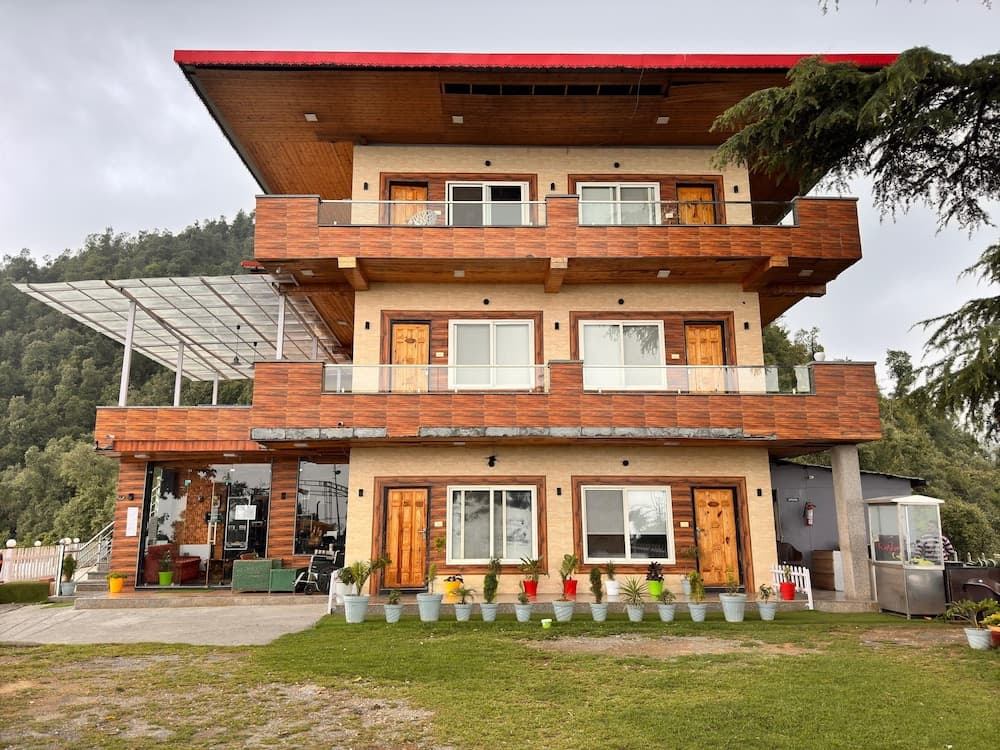 Konaklama yerinin ön cephesi