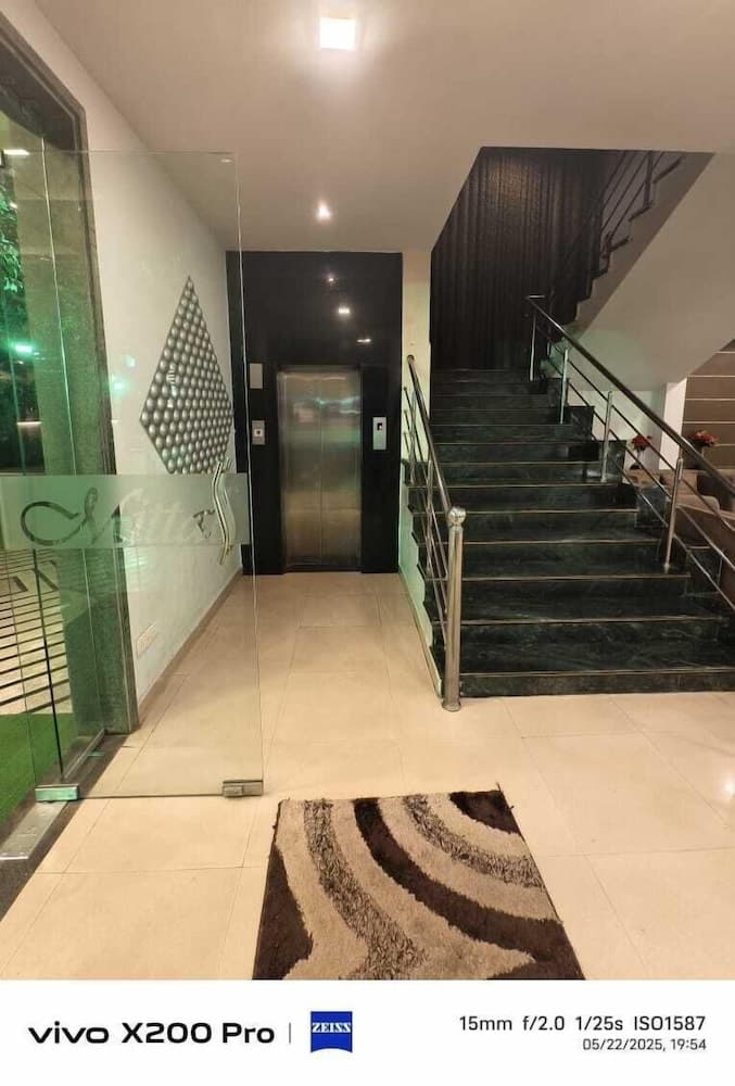 Hotel Mittal Avenue