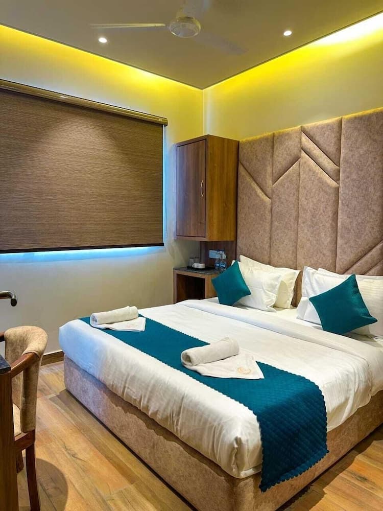 Hotel RK Heights
