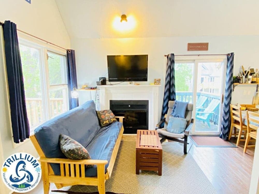 Cozy Studio Loft with 2 Bath