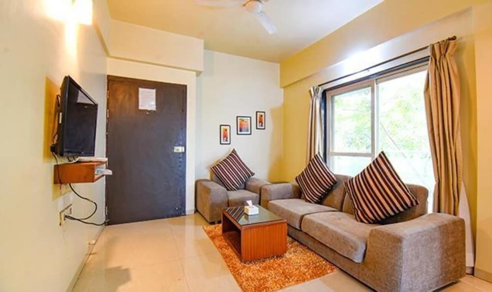 StayBird - Azure Suites Business Hotel