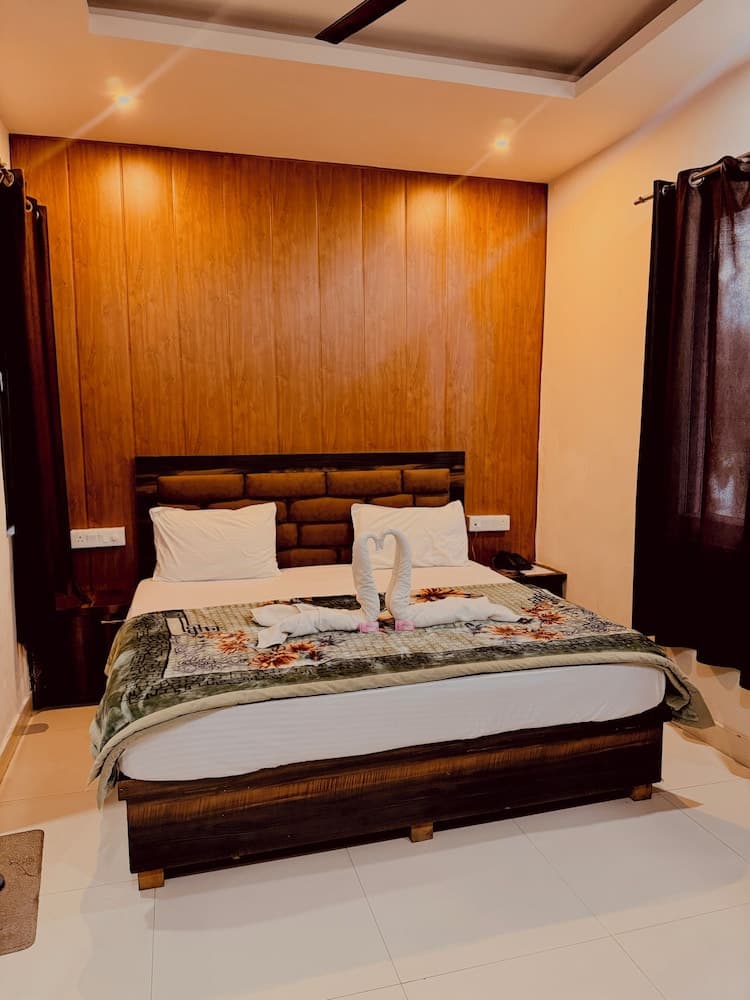 Hotel Wisteria by Mudras