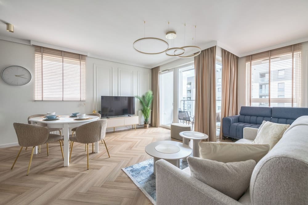 Horizon 170 Deluxe by Grand Apartments