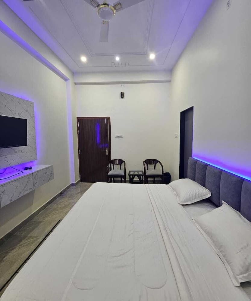 Raghupati Raghav Raja Ram Inn