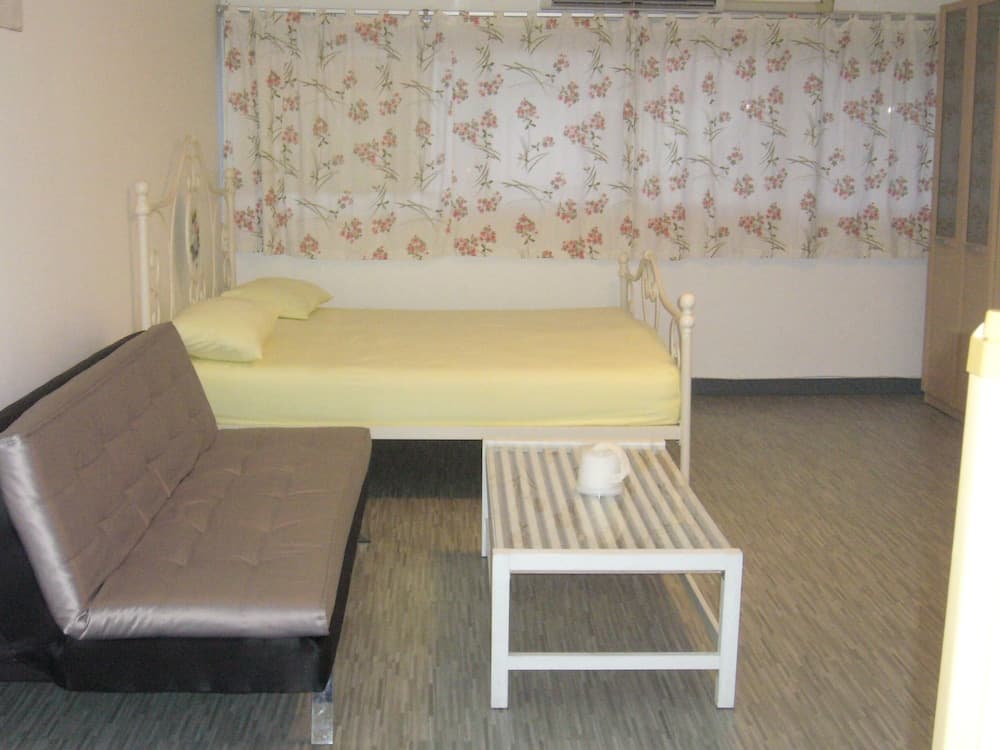 Chan Kim Don Mueang Airport Guest House