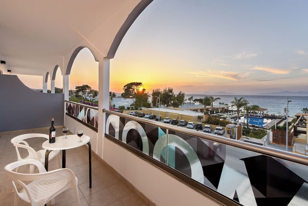 Sunny Days Hotel