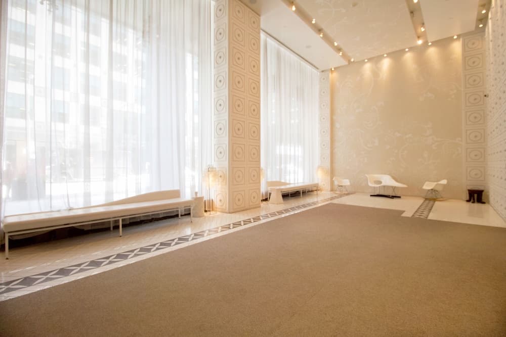 Livingsuites Toronto - 20 Blue Jays Way