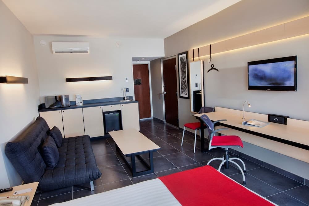 City Express Plus by Marriott Cabo San Lucas