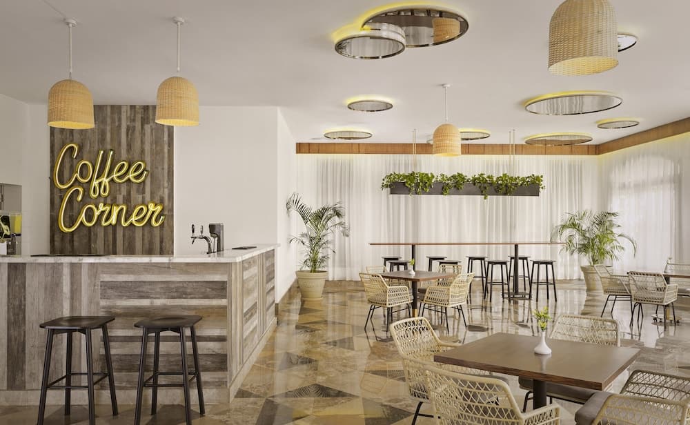 Coral Sea Water World Resort - All inclusive