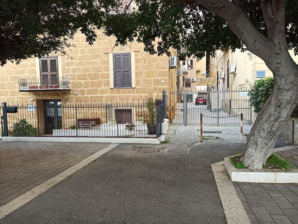 Konaklama yerinin ön cephesi