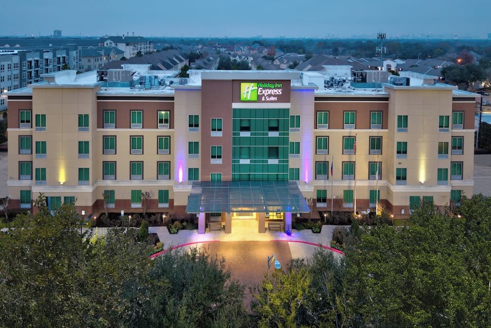 Holiday Inn Express & Suites Houston S - Medical Ctr Area by IHG