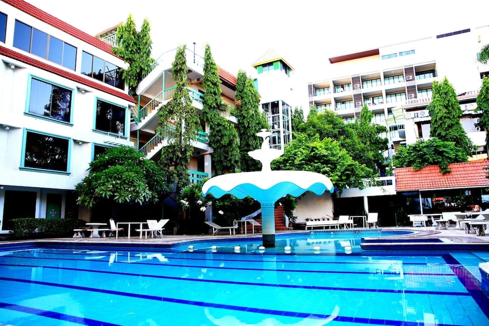 Seashore Pattaya Resort