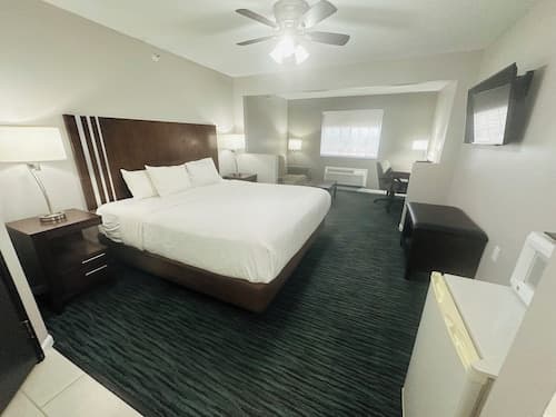 BridgePointe Inn & Suites by BPhotels, Lincoln I-80/27th St
