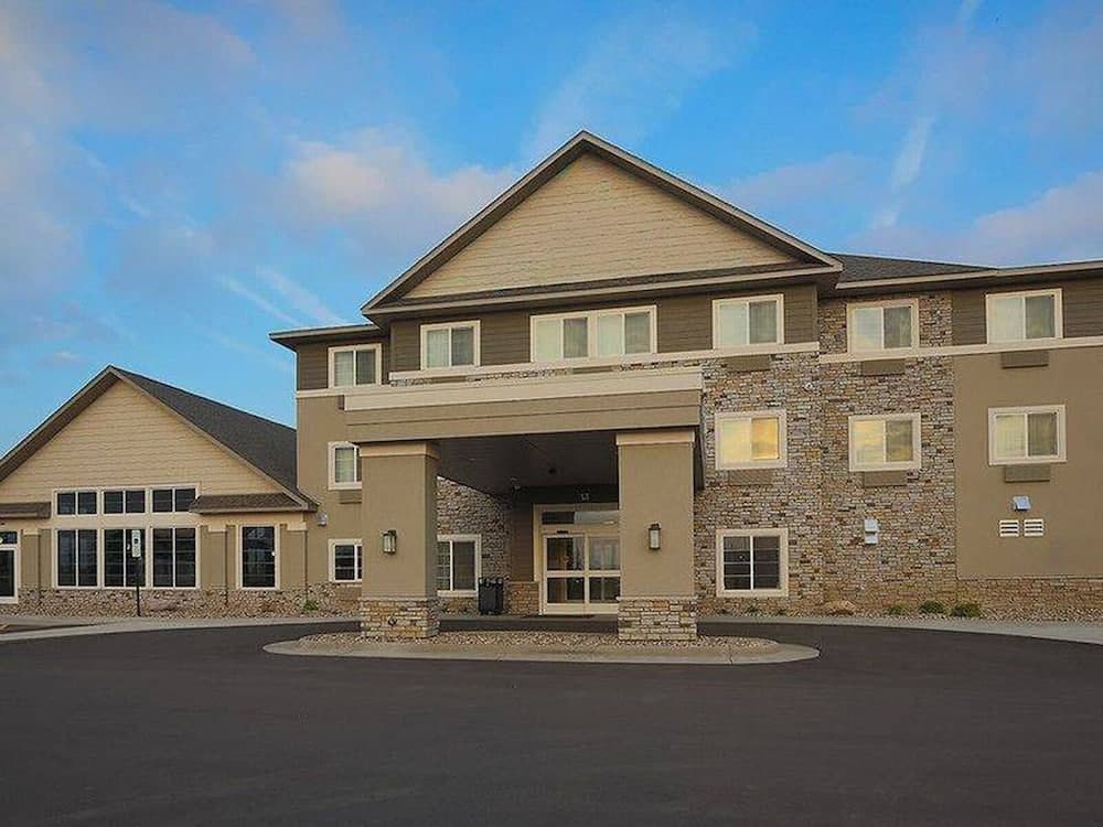 Gateway Park Hotel and Suites