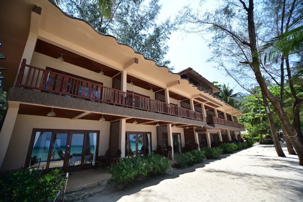 Haad Khuad Resort