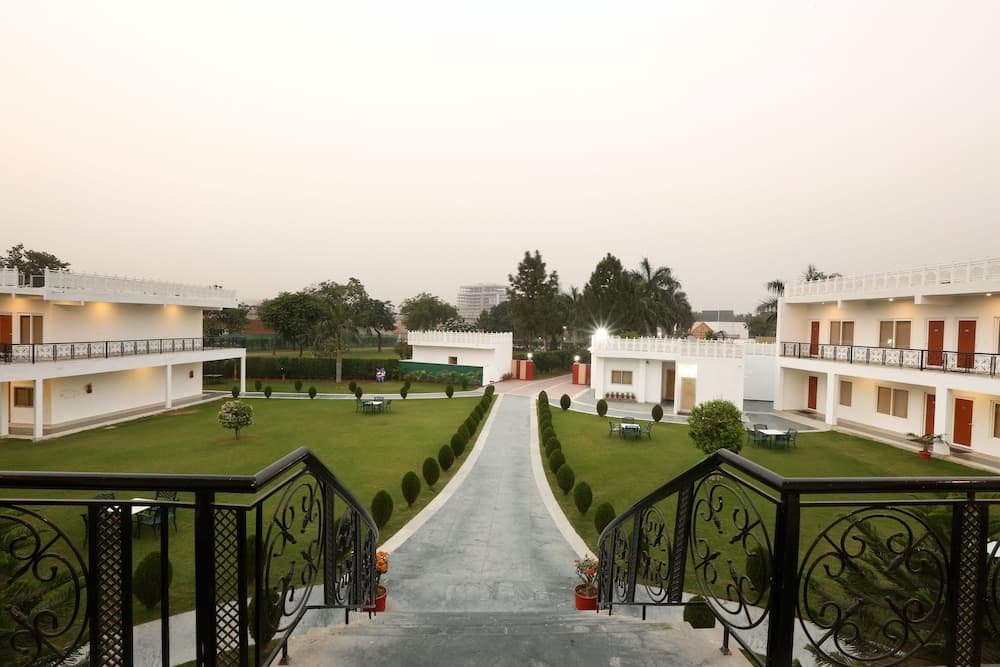 Aapno Ghar Resort