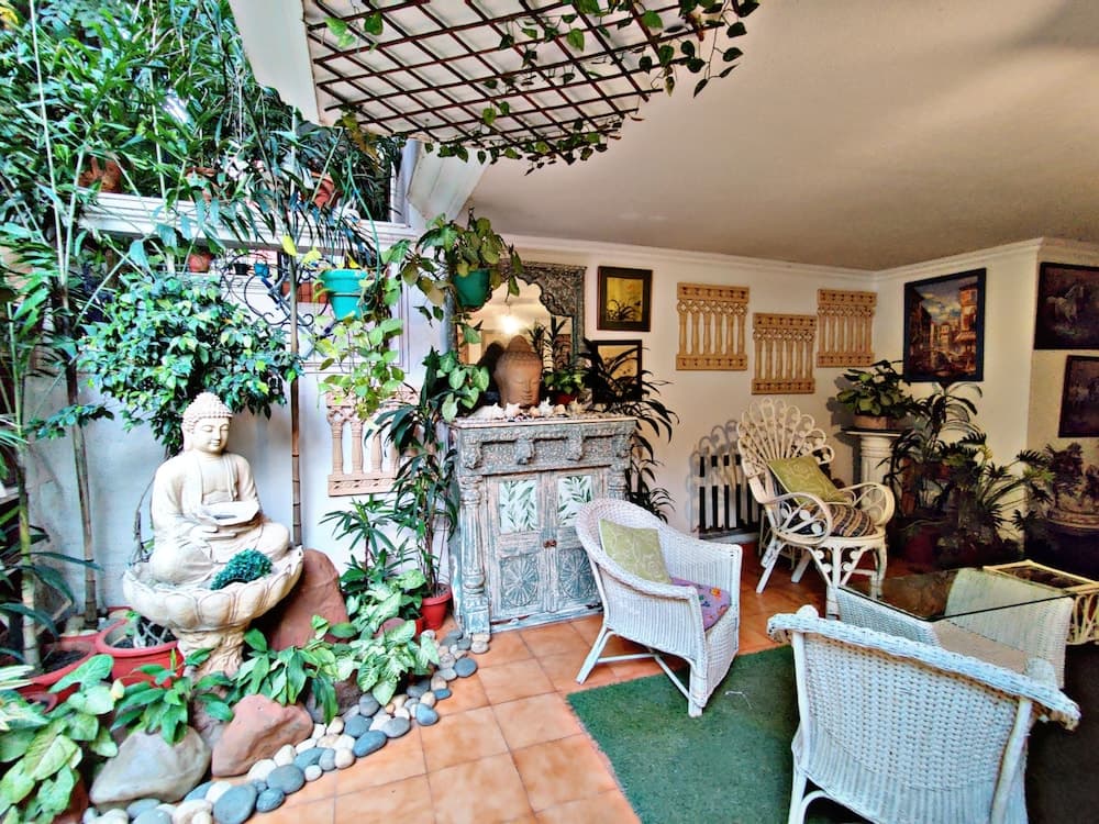 Konaklama yerinin ön cephesi