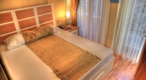 Tamara Suite Hotel