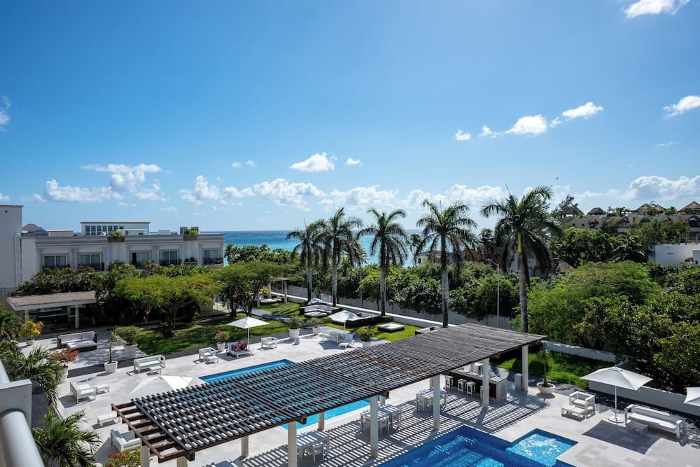 Magia Beachside by Bric