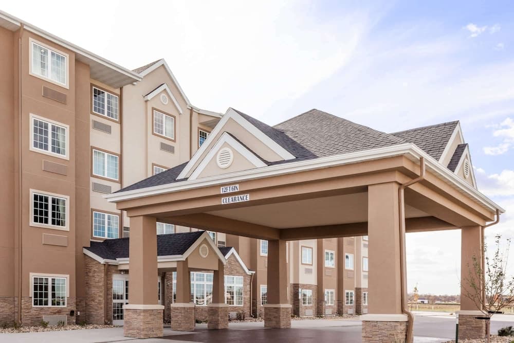 Microtel Inn & Suites by Wyndham West Fargo Medical Center