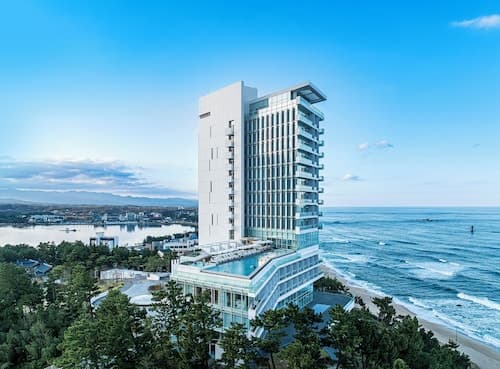 SEAMARQ Hotel