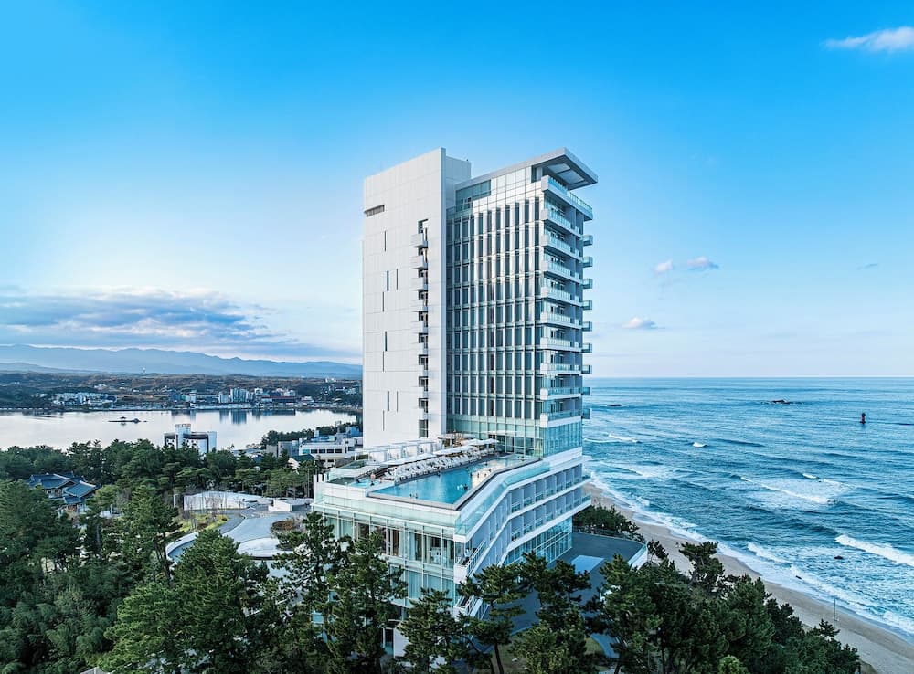 SEAMARQ Hotel