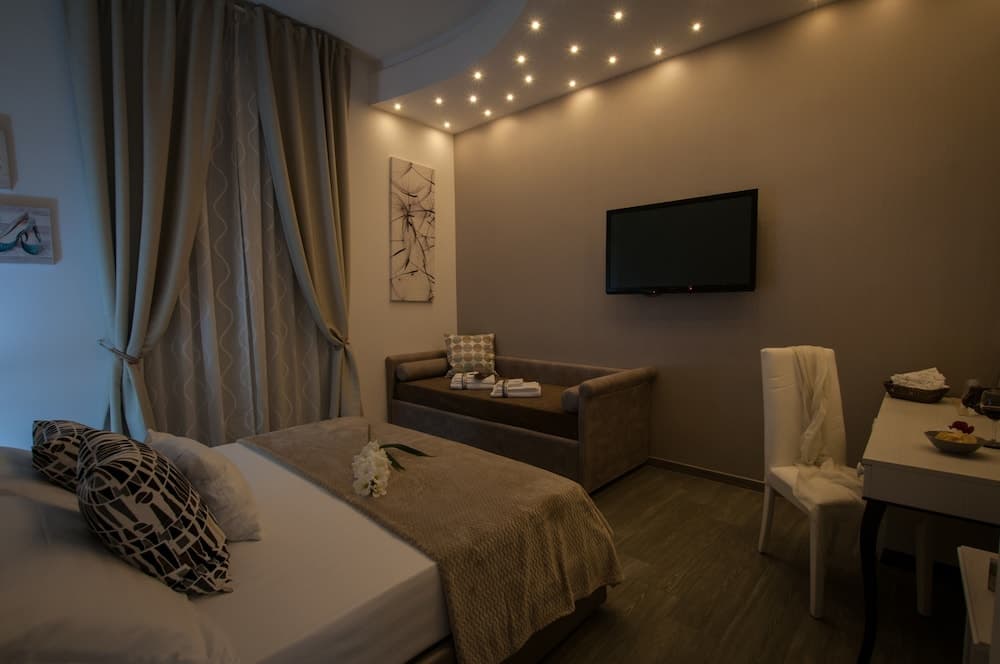 Elenoire Rooms & Suite