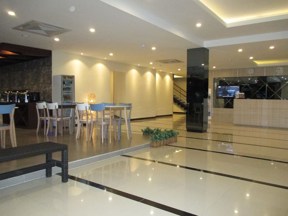 Nite & Day Batam Jodoh Square