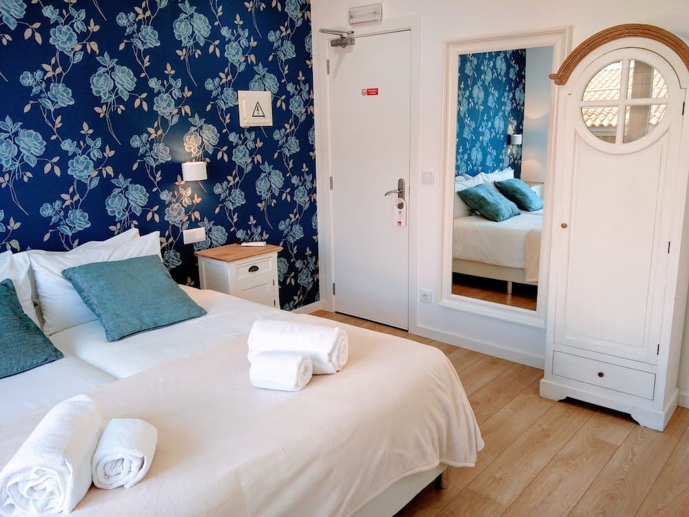 Lisbon Terrace Suites Apartment for Large Groups with Amazing Terrace