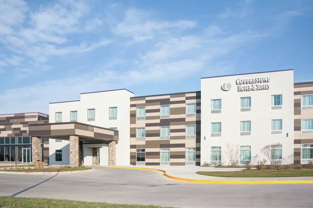 Cobblestone Hotel & Suites - Jefferson
