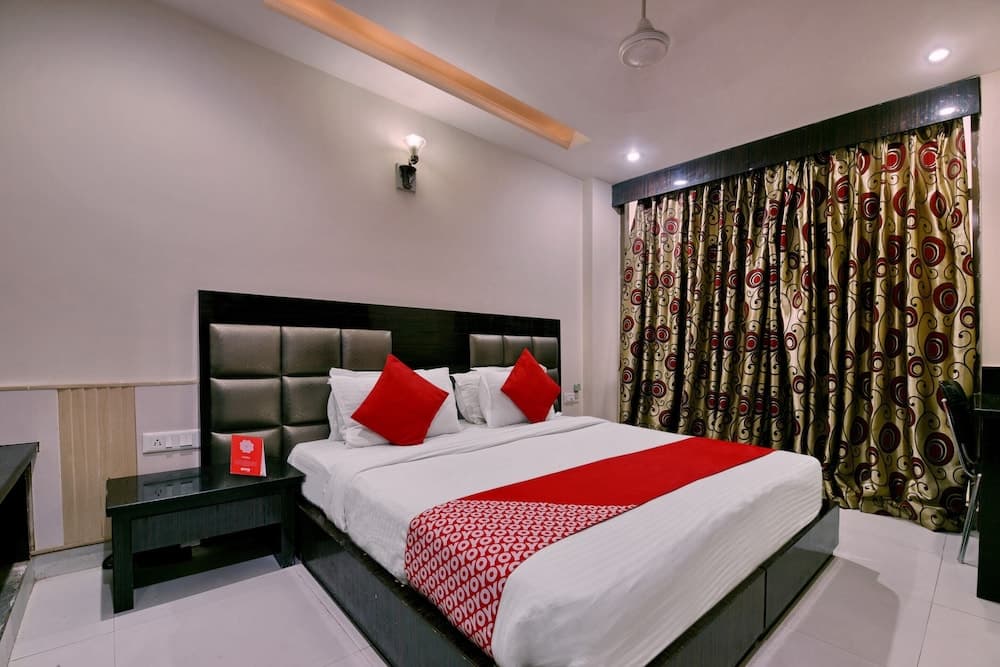 OYO 464 Hotel Lotus Palace