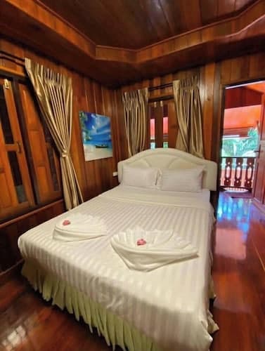 Ruan Mai Naiyang Beach Resort