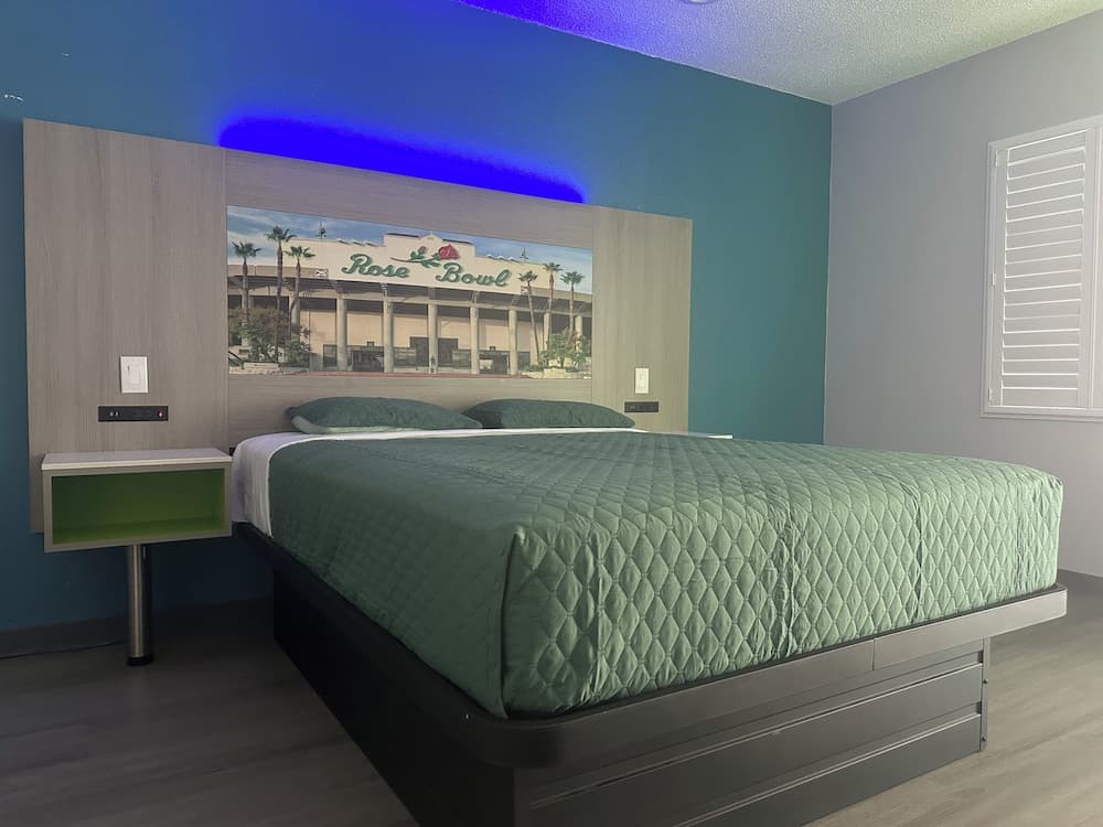 Hi-Way Host Motel