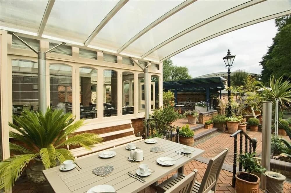 Açık havada yemek servisi