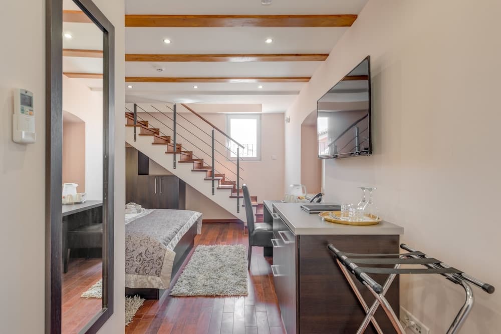 Palace Suites Heritage Hotel – Adults Only