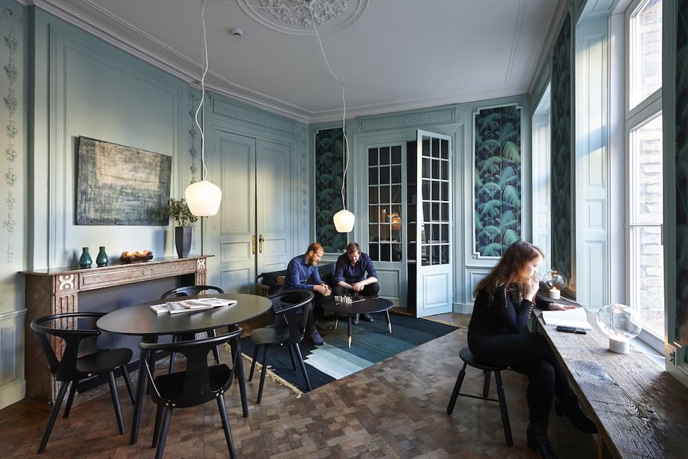 Lobi dinlenme salonu