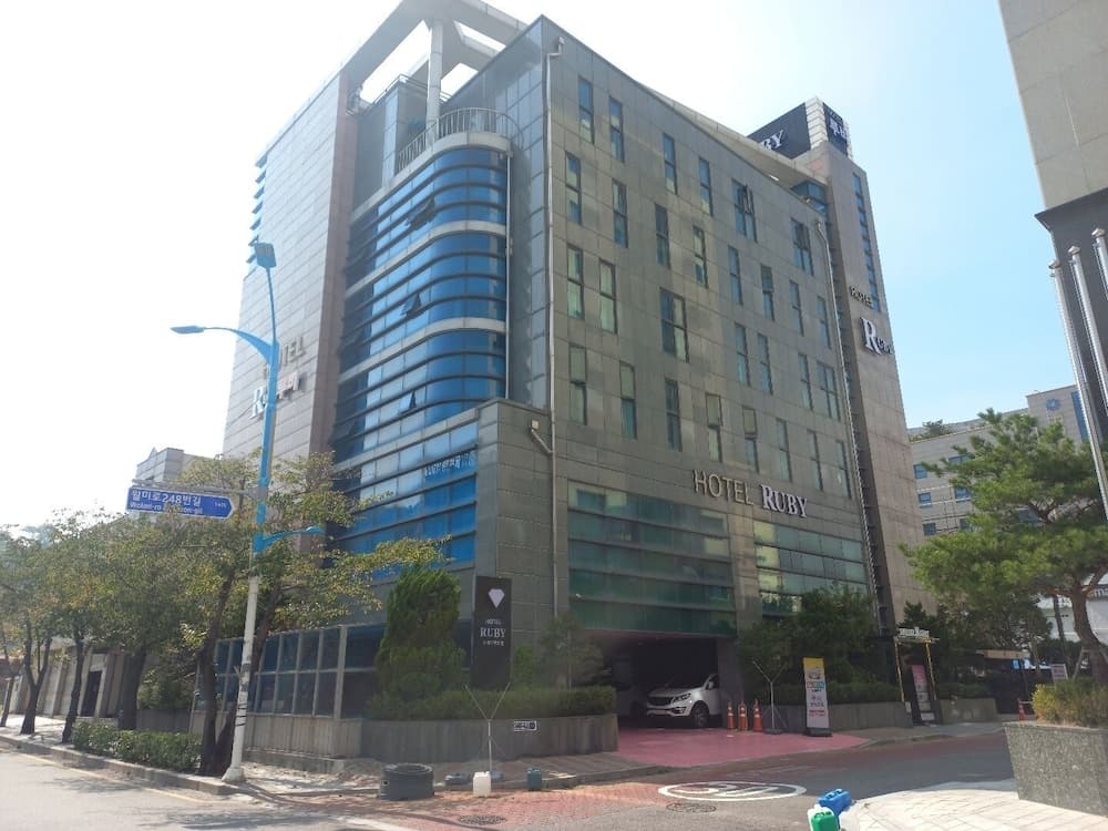 Ruby Tourist Hotel Wolmido