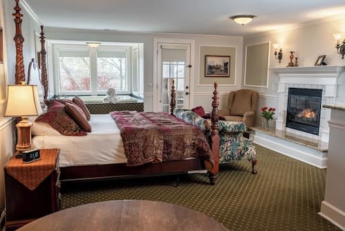 Goldmoor Inn