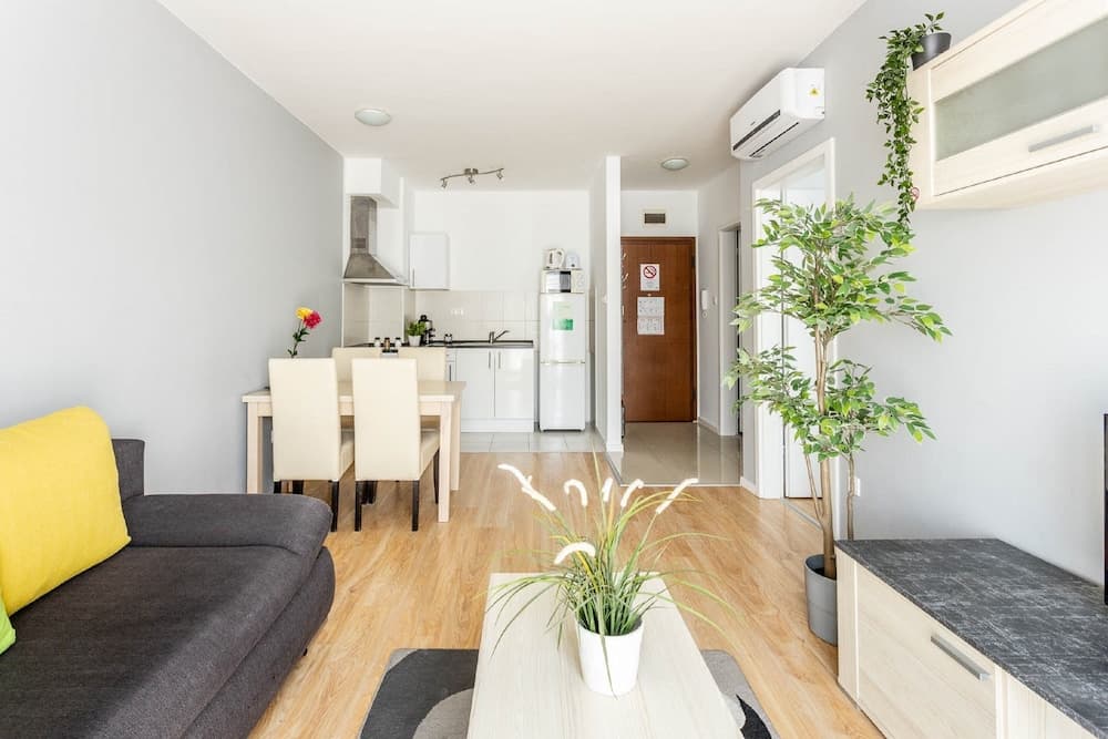 Maple Tree Apartments