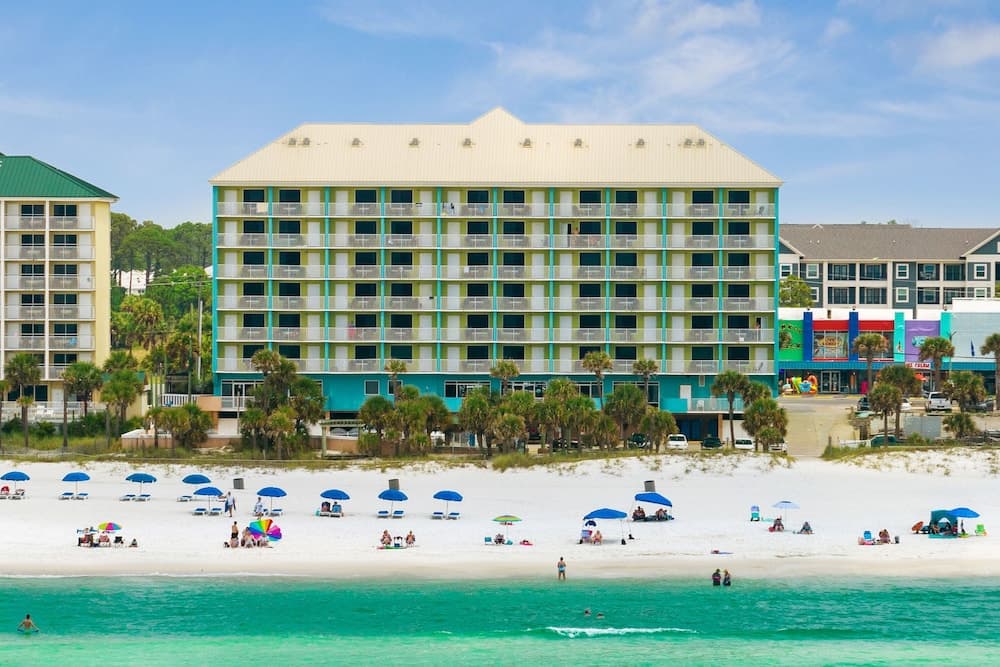 Holiday Terrace Beachfront Hotel, a By The Sea Resort