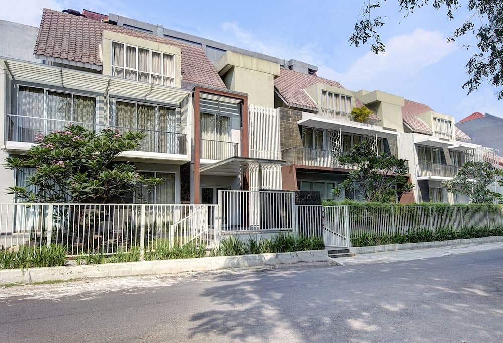 Sampit Residence Managed by FLAT06