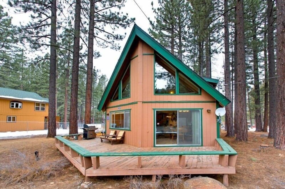 1296 Champlain Drive