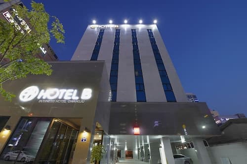 Hotel B