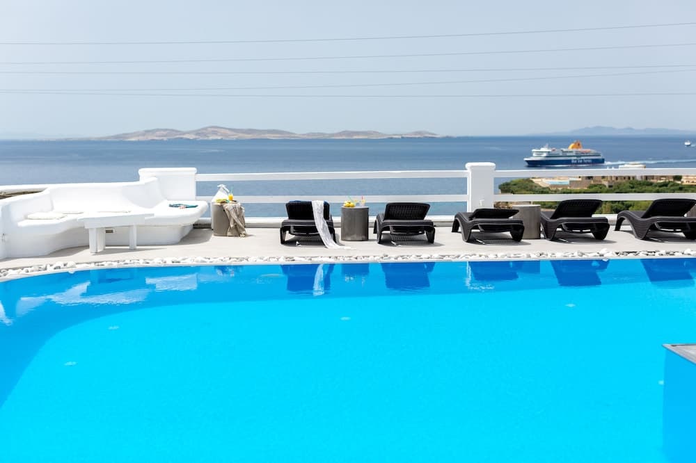 Flaskos Suites