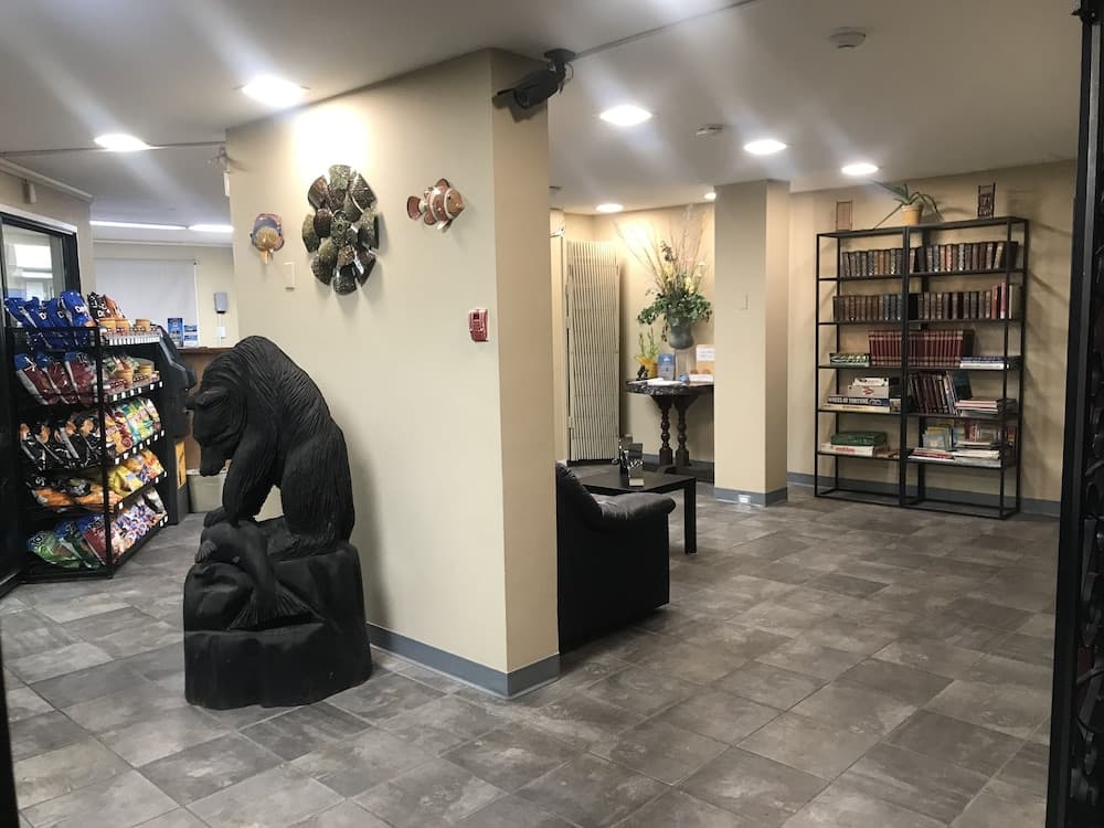 Airport Inn